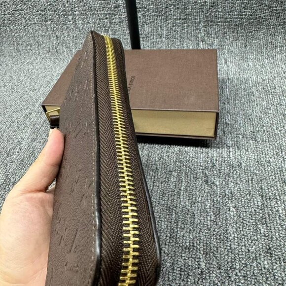 100% Authentic Louis Vuitton Empreinte Leather Wallet - Picture 4 of 8